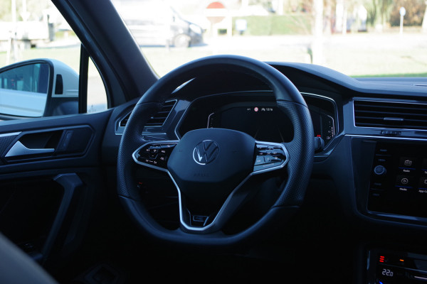 Volkswagen Tiguan 1.4 TSI eHybrid 245 PK R-Line BNS+ PHEV, Panoramadak, LED, Leder, 360 Camera,