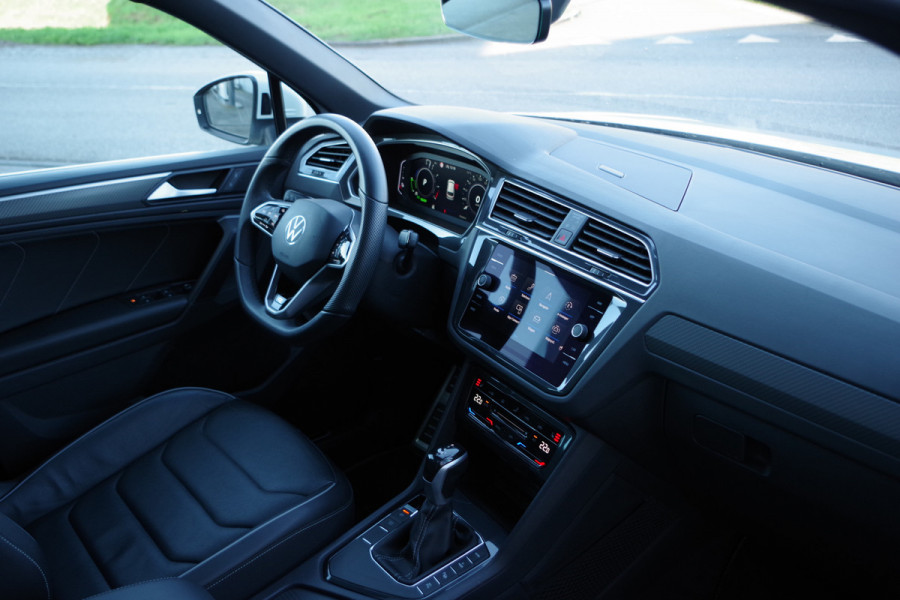 Volkswagen Tiguan 1.4 TSI eHybrid 245 PK R-Line BNS+ PHEV, Panoramadak, LED, Leder, 360 Camera,