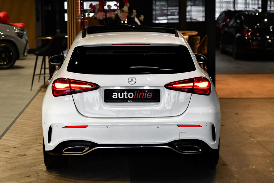 Mercedes-Benz A-Klasse 200 AMG- Line. Pano, Keyless, Camera, Stuurverwarming, Sfeer!