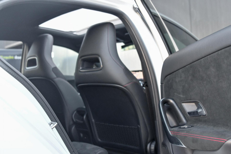 Mercedes-Benz A-Klasse 200 AMG- Line. Pano, Keyless, Camera, Stuurverwarming, Sfeer!