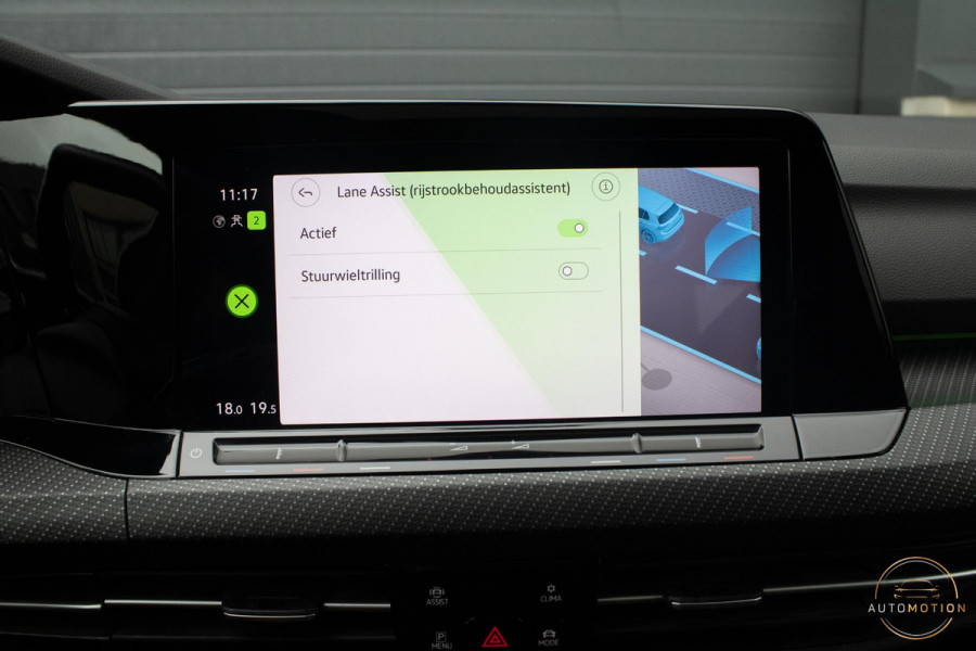 Volkswagen Golf 1.5 eTSI R-Line Business+ PANO CAMERA ACC CARPLAY