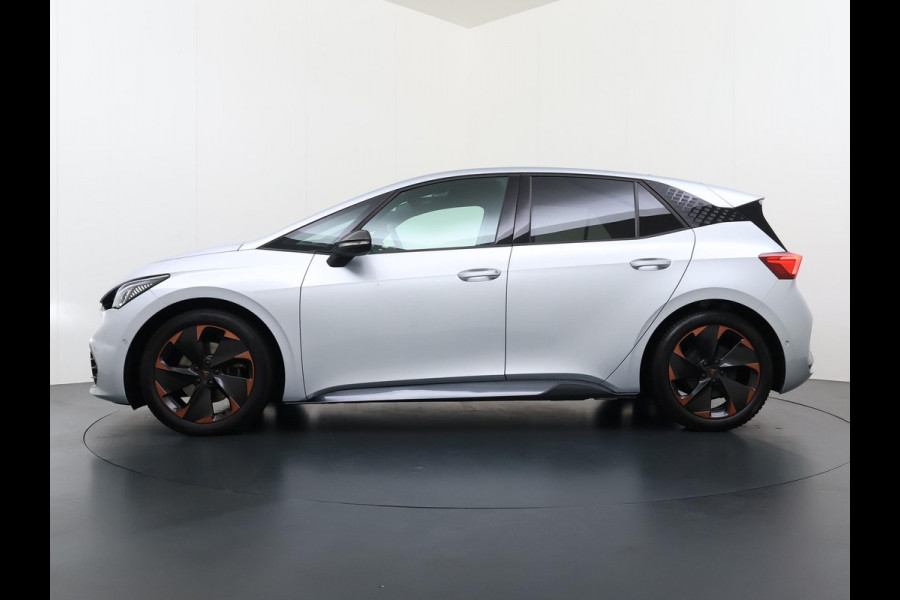CUPRA Born Business 62 kWh ELEK. STOEL MET MASSAGE| STUURWIELVERWARMING | RONDOMZICHT CAMERA| ADAPTIVE CRUISE CONTROL| DODE HOEK SENSOR| REEDS RIJKLAAR GEMAAKT, GELEVERD INCL. 12 MND BOVAG GARANTIE