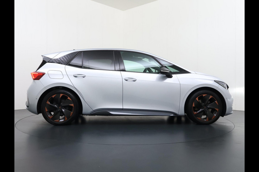 CUPRA Born Business 62 kWh ELEK. STOEL MET MASSAGE| STUURWIELVERWARMING | RONDOMZICHT CAMERA| ADAPTIVE CRUISE CONTROL| DODE HOEK SENSOR| REEDS RIJKLAAR GEMAAKT, GELEVERD INCL. 12 MND BOVAG GARANTIE