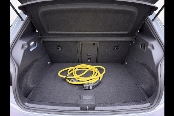 CUPRA Born Business 62 kWh ELEK. STOEL MET MASSAGE| STUURWIELVERWARMING | RONDOMZICHT CAMERA| ADAPTIVE CRUISE CONTROL| DODE HOEK SENSOR| REEDS RIJKLAAR GEMAAKT, GELEVERD INCL. 12 MND BOVAG GARANTIE