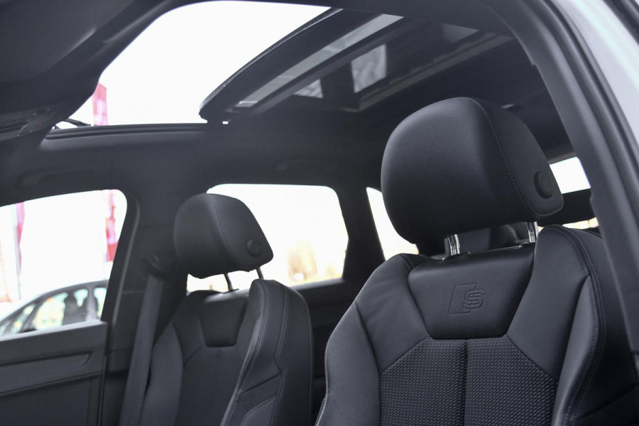 Audi Q3 45 TFSI e 3x S-Line. Pano, ACC, Dodehoek, Lane assist!