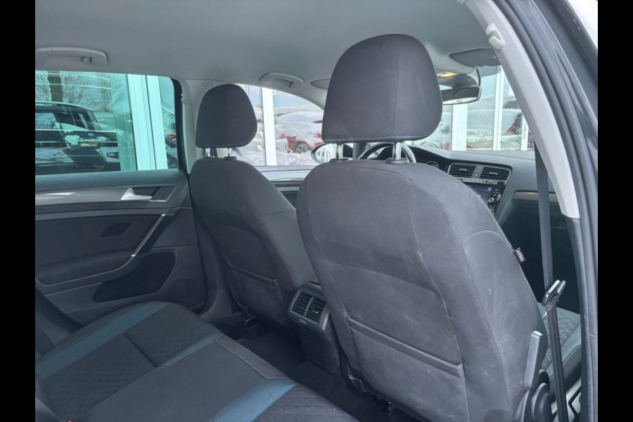 Volkswagen Golf Variant 1.0 TSI Highline | Stoelverwarming | Parkeer Sensoren | Adaptive Cruise