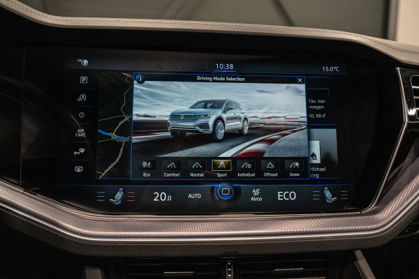 Volkswagen Touareg 3.0 TDI R-Line *Vierwielbesturing / Luchtvering / Standkachel / Stoelventilatie + massage / Panorama / HUD / Keyless*