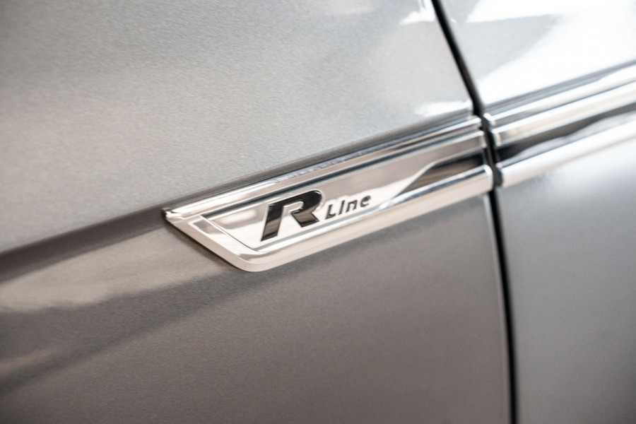 Volkswagen Touareg 3.0 TDI R-Line *Vierwielbesturing / Luchtvering / Standkachel / Stoelventilatie + massage / Panorama / HUD / Keyless*