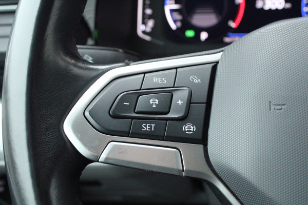 Volkswagen Transporter 2.0 TDI / Aut / L2H1 / 30 / DC / BULLI / Leer / Camera / Vol Opties / NIEUWSTAAT