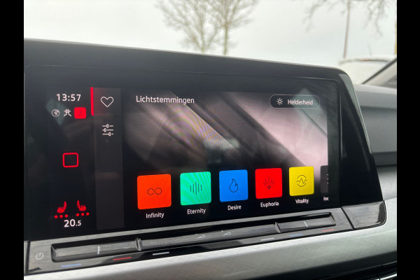 Volkswagen Golf 1.5 TSI Life | Stuur Verwarming | Sfeer Verlichting | Adaptive Cruise | Lane Assist
