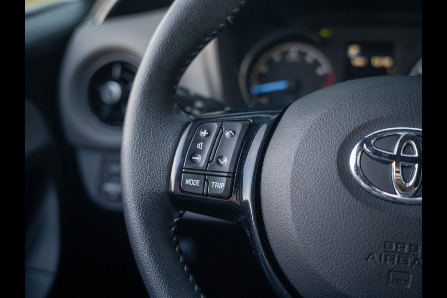 Toyota Yaris 1.5 VVT-i Active AUTOMAAT / Camera / Climate control / Cruise control