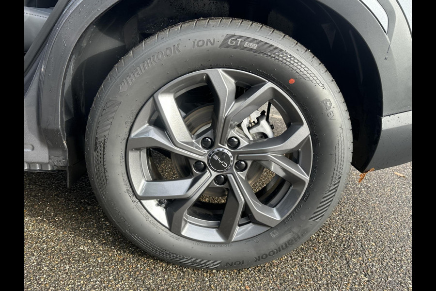 BYD ATTO 2 Boost 45 kWh ZGAN Nieuw! | Volledige BYD Fabrieksgarantie t/m 11-2030 of 150.000 km | Stoel & Stuurverwarming | Adaptieve Cruise | 360° Camera | Panoramadak | Dodehoekassistent | Origineel NL Auto