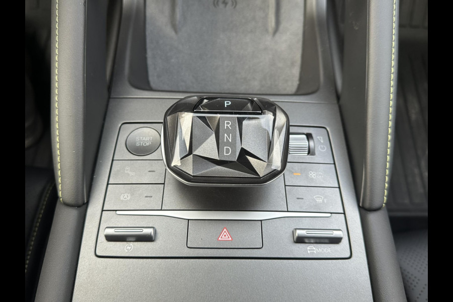 BYD ATTO 2 Boost 45 kWh ZGAN Nieuw! | Volledige BYD Fabrieksgarantie t/m 11-2030 of 150.000 km | Stoel & Stuurverwarming | Adaptieve Cruise | 360° Camera | Panoramadak | Dodehoekassistent | Origineel NL Auto