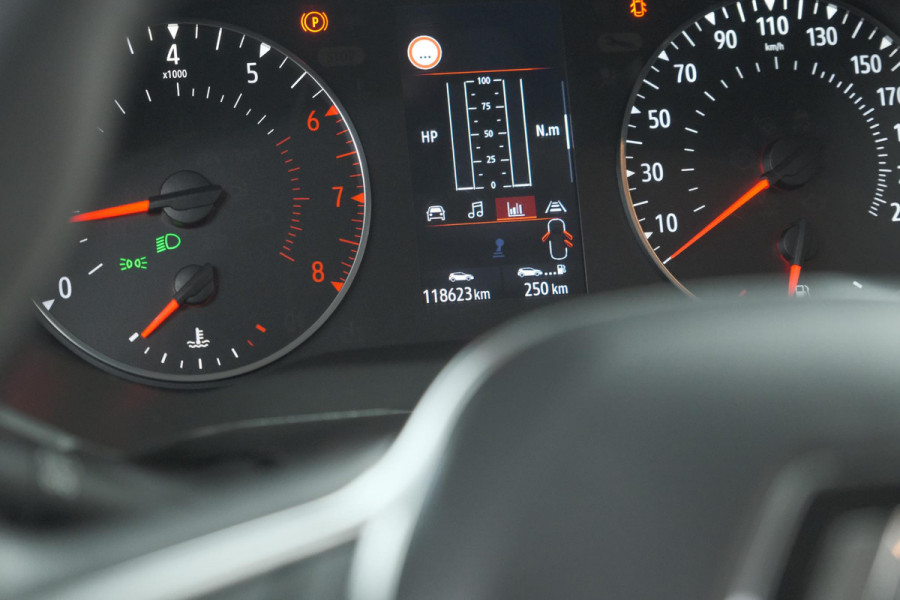 Renault Captur TCe 100 Intens | Stoelverwarming | Camera | Apple Carplay