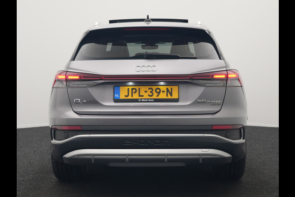 Audi Q4 e-tron 50 quattro S-Line 77 kWh 299pk Dealer O.H. Incl. BTW | Panodak | SOH 93,2% | Lederen Sportstoelen Verwarmd | 20"L.M  | Navigatie | Cruise Control | Virtual | DAB | Taifungrau Metallic |