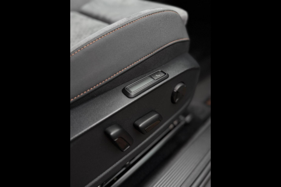 CUPRA Born Performance 82 kWh HuD Camera 231pk