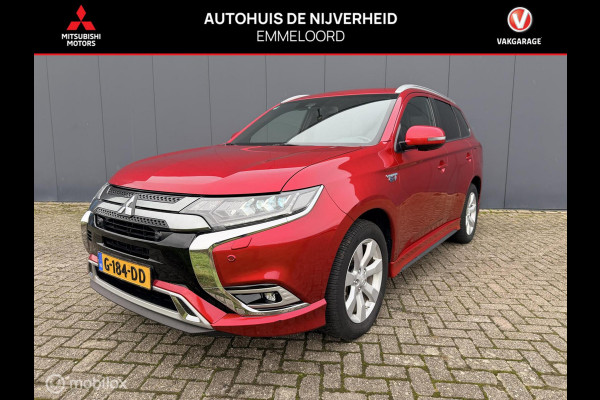 Mitsubishi Outlander 2.4 PHEV Instyle trekhaak side skirts