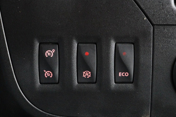 Nissan NV400 2.3 DCi 165PK L3H2 l DUBBEL LUCHT l 3500KG TREKGEWICHT l NAVI l AIRCO