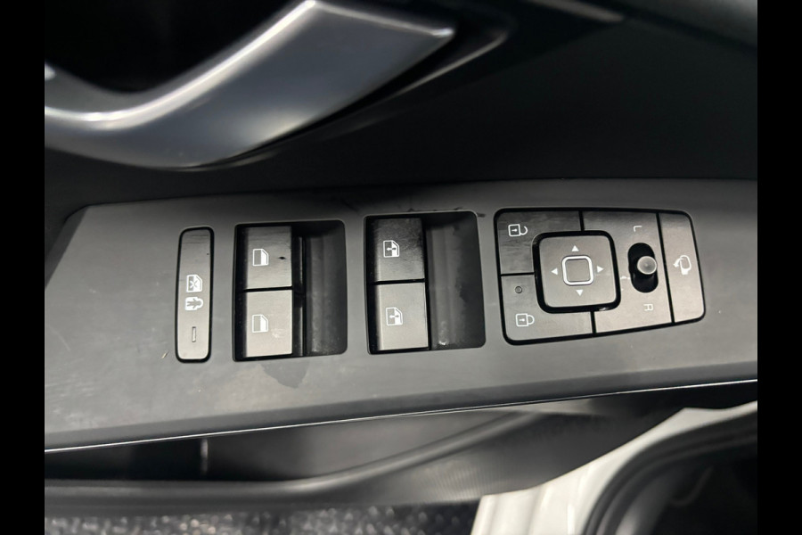 Kia Niro 1.6 GDi Hybrid DynamicPlusLine Pano, Trekhaak, Leer, Stuur/Stoelverwarming