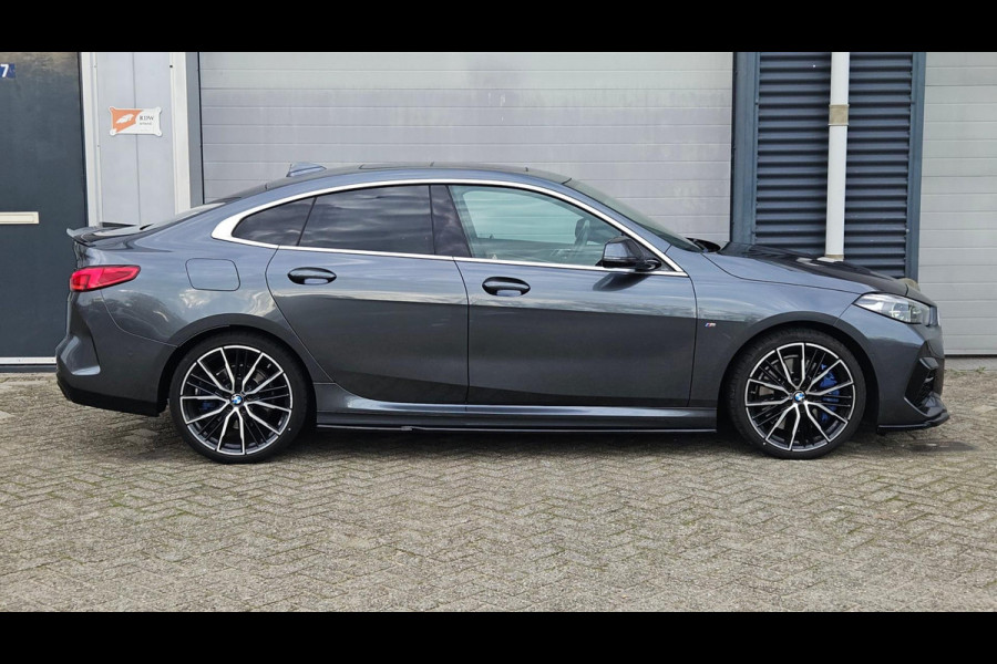 BMW 220i Gran Coupé High Executive | M-pakket | Pano | Head-Up | Harman Kardon | Camera