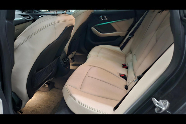 BMW 220i Gran Coupé High Executive | M-pakket | Pano | Head-Up | Harman Kardon | Camera