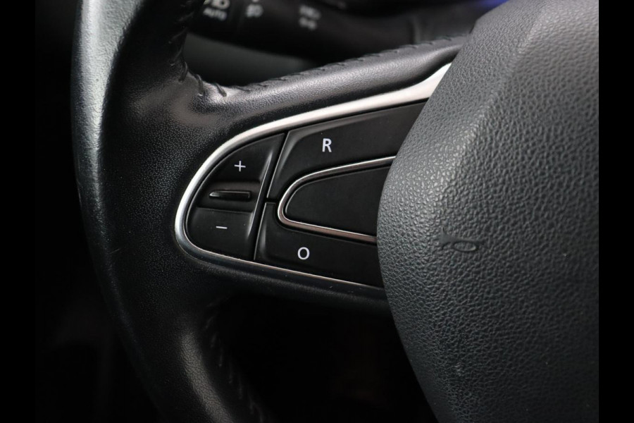Renault Kadjar 1.5 dCi Intens | Trekhaak | Camera | Navigatie | Half leder | Keyless | Climate control | Dodehoek detectie | Cruise control | Parkeerhulp | Bluetooth
