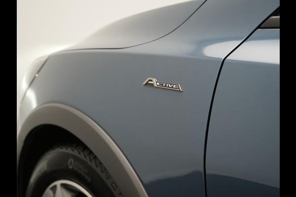 Ford FOCUS Wagon 1.0 EcoBoost Titanium Activa Automaat 126pk | Trekhaak Afn. | Cruise Control | Sportstoelen | Apple Carplay | Navigatie | DAB | Lane Assist |  17" L.M |