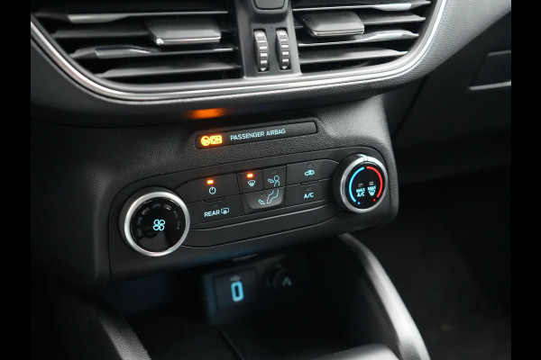 Ford FOCUS Wagon 1.0 EcoBoost Titanium Activa Automaat 126pk | Trekhaak Afn. | Cruise Control | Sportstoelen | Apple Carplay | Navigatie | DAB | Lane Assist |  17" L.M |