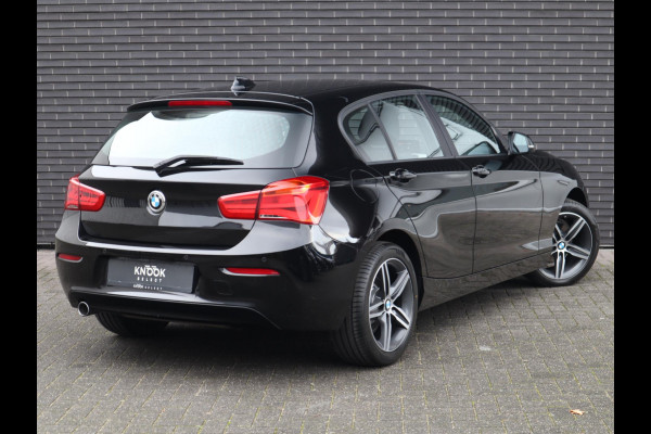 BMW 1-serie 118i Executive Automaat 5 deurs / Navigatie / LED / 17 Inch / Climate Control / Bluetooth / Cruise Control / Parkeersensoren / Regen- en lichtsensor