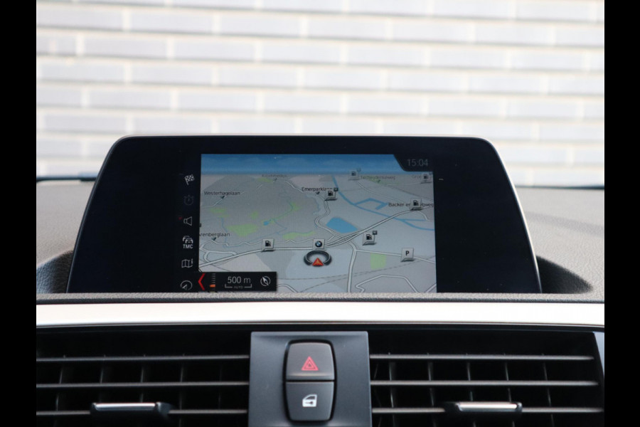 BMW 1-serie 118i Executive Automaat 5 deurs / Navigatie / LED / 17 Inch / Climate Control / Bluetooth / Cruise Control / Parkeersensoren / Regen- en lichtsensor