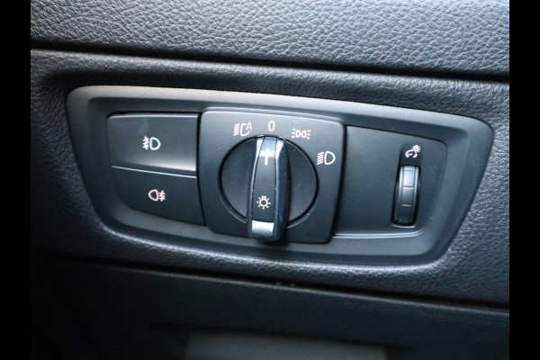 BMW 1-serie 118i Executive Automaat 5 deurs / Navigatie / LED / 17 Inch / Climate Control / Bluetooth / Cruise Control / Parkeersensoren / Regen- en lichtsensor