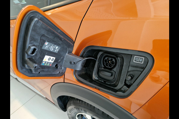 Peugeot e-2008 EV Allure Pack 50 kWh SOH 99,6% | 3-Fase 11 kWh |  Stoelverwarming | Advanced Grip Control | Apple Carplay/Android Auto | Achteruitrijcamera | Cruise Control |