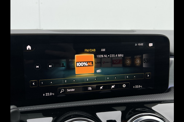 Mercedes-Benz A-Klasse 250 AMG-Line | Pano | LED Matrix | Night Pakket | Camera