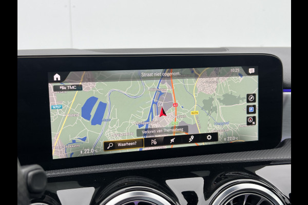 Mercedes-Benz A-Klasse 250 AMG-Line | Pano | LED Matrix | Night Pakket | Camera