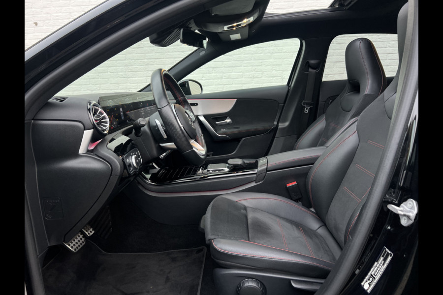 Mercedes-Benz A-Klasse 250 AMG-Line | Pano | LED Matrix | Night Pakket | Camera
