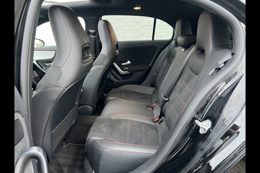 Mercedes-Benz A-Klasse 250 AMG-Line | Pano | LED Matrix | Night Pakket | Camera