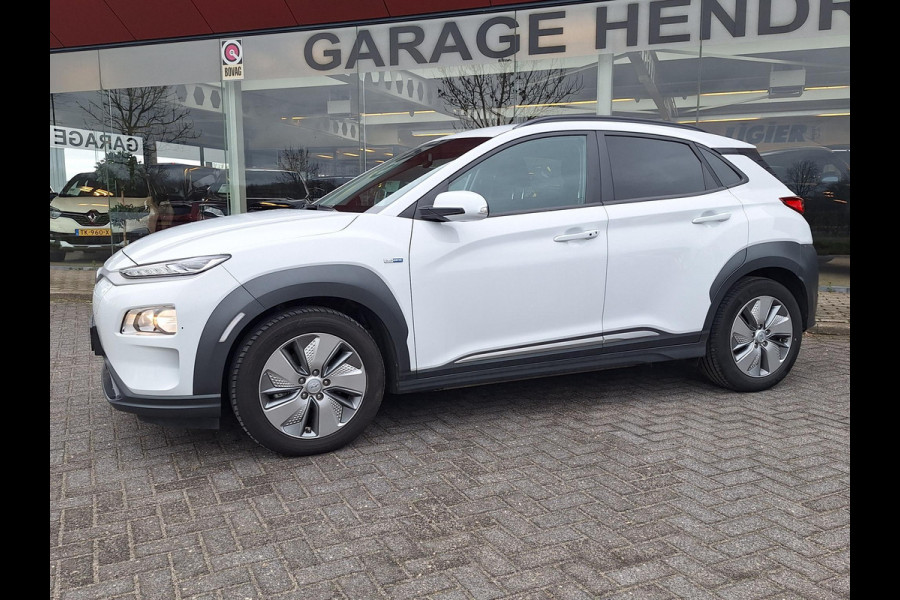 Hyundai Kona EV Fashion 64 kWh | SOH: 95,0% | 3 Fase | warmtepomp | HUD | Blindspot | Climate | Navi |