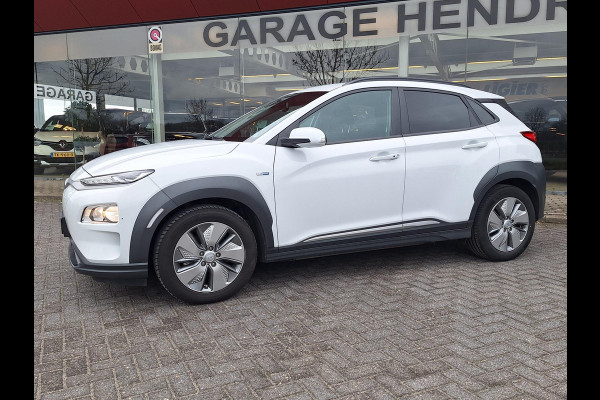Hyundai Kona EV Fashion 64 kWh | SOH: 95,0% | 3 Fase | warmtepomp | HUD | Blindspot | Climate | Navi |