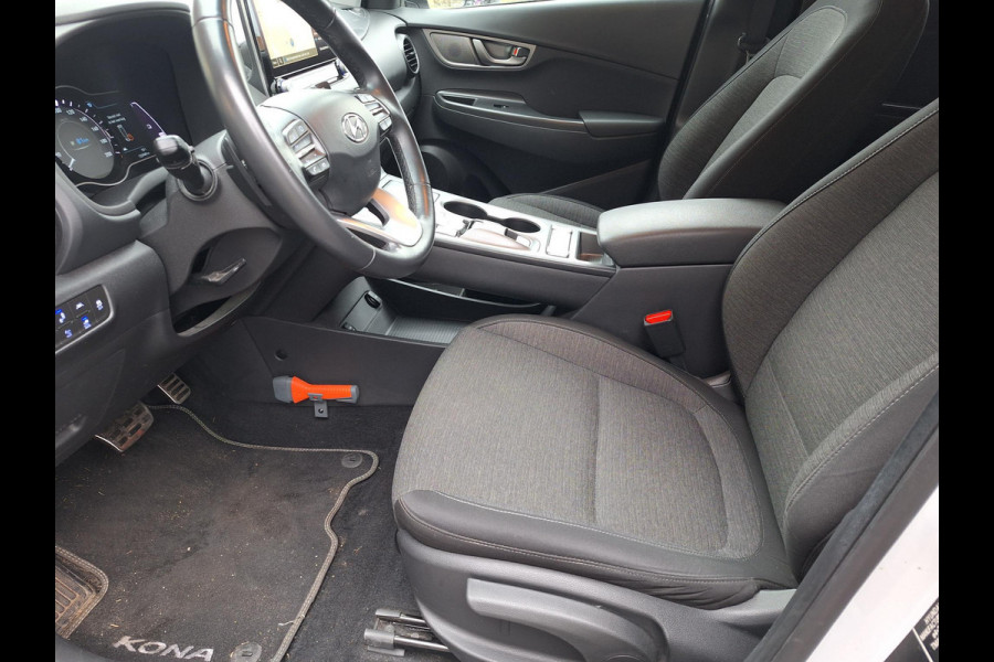 Hyundai Kona EV Fashion 64 kWh | SOH: 95,0% | 3 Fase | warmtepomp | HUD | Blindspot | Climate | Navi |