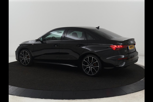 Audi A3 35 TFSI S edition | Carplay | Navigatie | Sportstoelen | Half leder | Full LED | Camera | Virtual Cockpit | 19'' | Climate control | Bluetooth | Cruise control | S Line