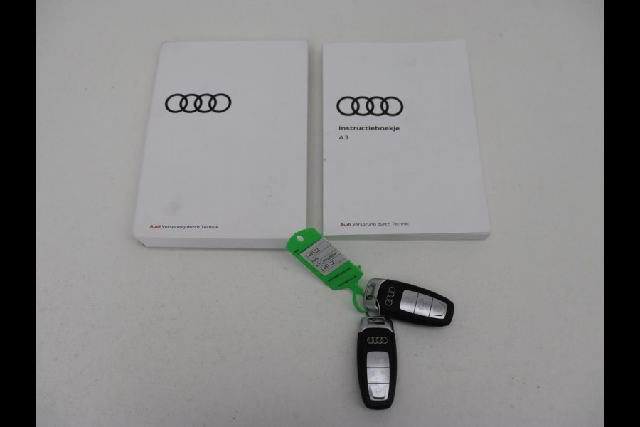 Audi A3 35 TFSI S edition | Carplay | Navigatie | Sportstoelen | Half leder | Full LED | Camera | Virtual Cockpit | 19'' | Climate control | Bluetooth | Cruise control | S Line