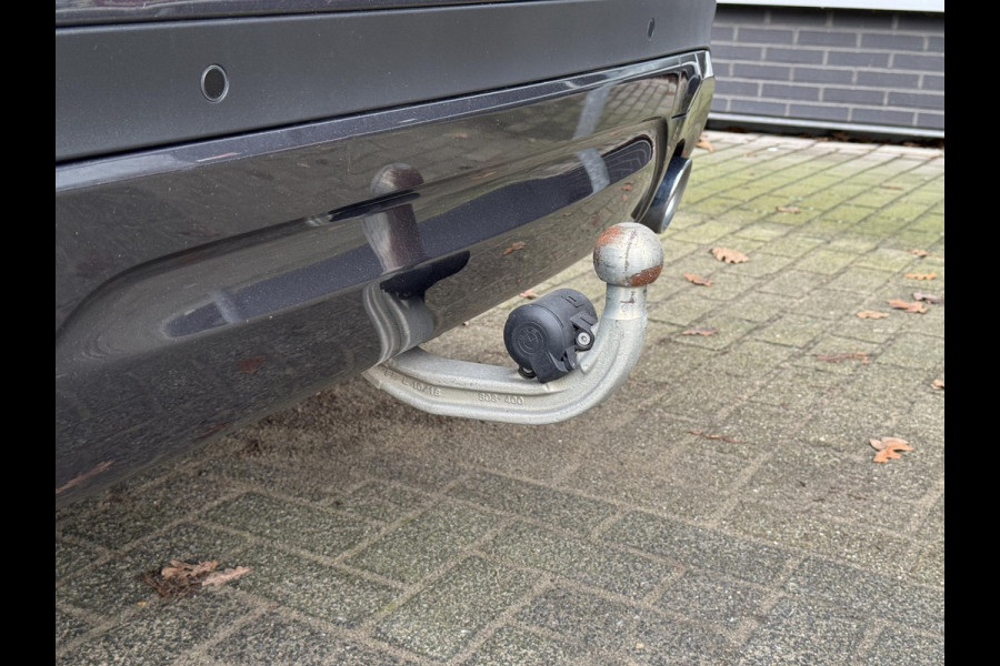 BMW X3 xDrive20i High Executive / Panoramadak / Adaptive LED / Camera / Navigatiesysteem Professional /  Trekhaak / Sportstoel / HiFi Luidsprekersysteem / Stoelverwarming / 20" velgen / Dakreling