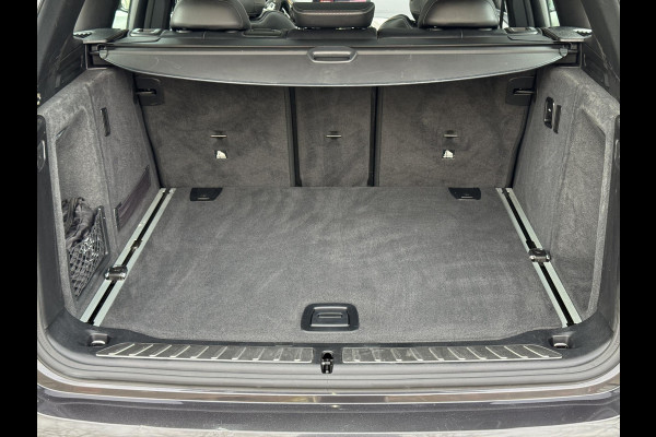 BMW X3 xDrive20i High Executive / Panoramadak / Adaptive LED / Camera / Navigatiesysteem Professional /  Trekhaak / Sportstoel / HiFi Luidsprekersysteem / Stoelverwarming / 20" velgen / Dakreling