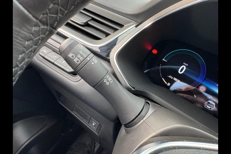 Renault Captur 1.6 E-Tech plug-in hybrid 160 SL Rive Gauche Pano / Groot navi / Adapt. Cruise / Stuurwiel verw.