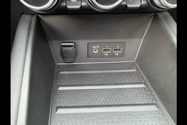 Renault Captur 1.6 E-Tech plug-in hybrid 160 SL Rive Gauche Pano / Groot navi / Adapt. Cruise / Stuurwiel verw.