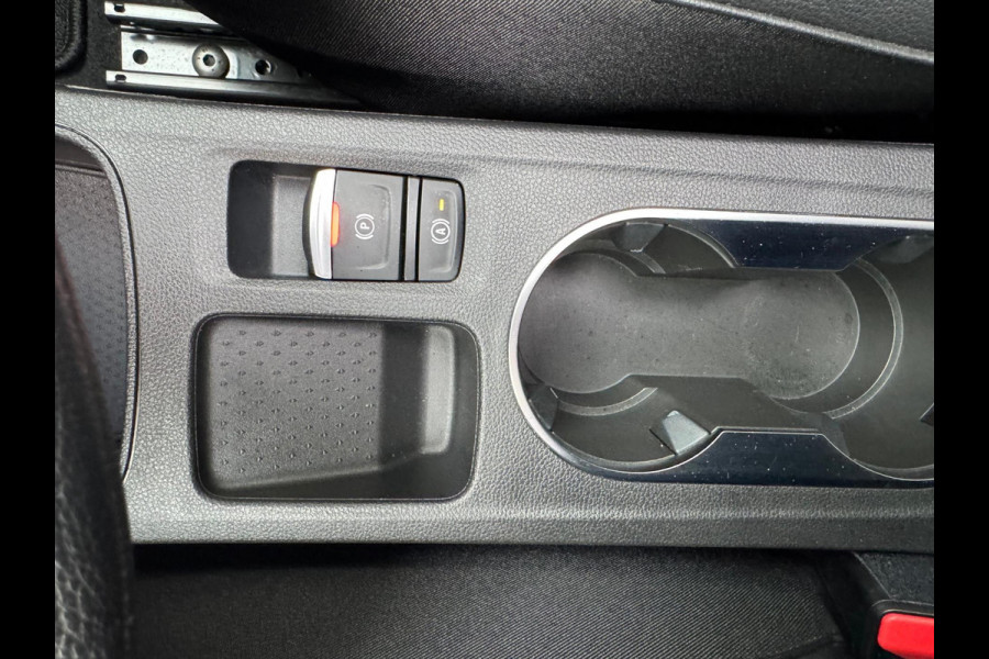 Renault Captur 1.6 E-Tech plug-in hybrid 160 SL Rive Gauche Pano / Groot navi / Adapt. Cruise / Stuurwiel verw.