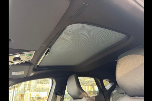 Renault Captur 1.6 E-Tech plug-in hybrid 160 SL Rive Gauche Pano / Groot navi / Adapt. Cruise / Stuurwiel verw.