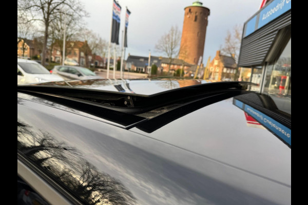 Renault Captur 1.6 E-Tech plug-in hybrid 160 SL Rive Gauche Pano / Groot navi / Adapt. Cruise / Stuurwiel verw.