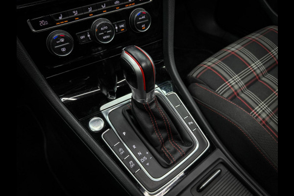 Volkswagen Golf 2.0 TSI GTI Performance Dyn | Keyless | Pano