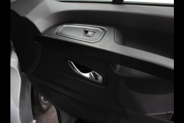 Renault Trafic 2.0 Blue dCi 150 Automaat L2H1 Adv. Dubbele Cabine Navigatie Airco Lichtmetalen velgen Betimmering Trekhaak Camera Parkeer sensoren Dab